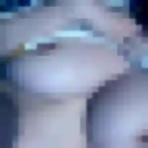 Elena, 20 ans, dispo pour plan cul à Sérigné