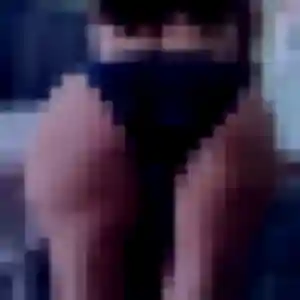 Selma, 20 ans, connectée à Serrières-de-Briord pour une rencontre coquine