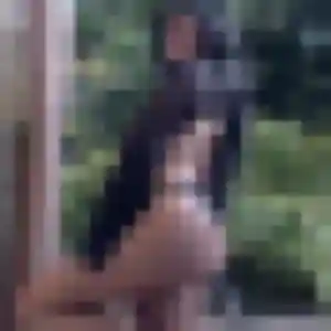 Aya, 22 ans, connectée à Thénac pour une rencontre coquine