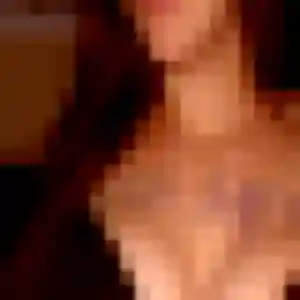 Nour, 29 ans, connectée à Thèreval pour un plan cul