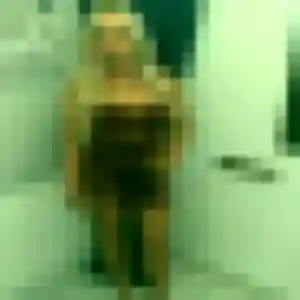 Photo de Elena à Torigny-les-Villes (38 ans) - plan cul discret