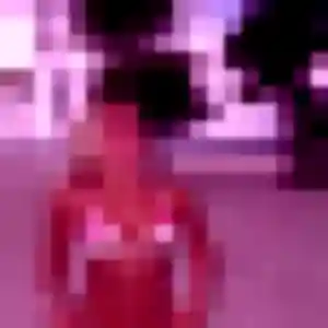 Salome, 21 ans, connectée à Toussieux pour un plan cul