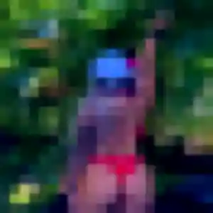 Nour, 24 ans, disponible à Trouville-la-Haule pour un plan cul