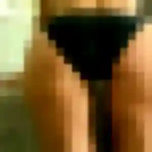 Contacte Selma, 20 ans à Val-d'Izé en privé