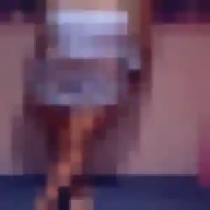 Sexy Louane, 20 ans à Valergues - la contacter