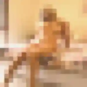 Rejoins Celeste, 31 ans à Villiers-le-Bâcle en privé