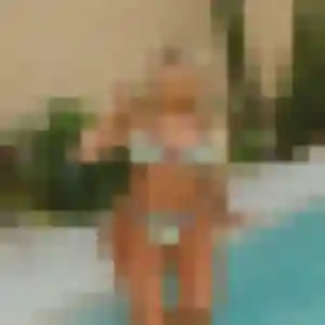 Elya, 21 ans, connectée à Vireux-Wallerand pour une rencontre coquine