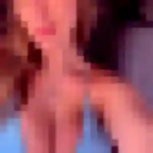 Daphne, 21 ans, connectée à Vorges-les-Pins pour une rencontre coquine