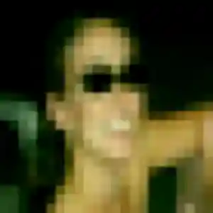 Mona (24 ans) à Vred attend une rencontre maintenant