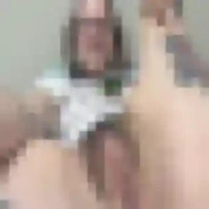 Photo de Malika à Yvoy-le-Marron (19 ans) - plan cul anonyme